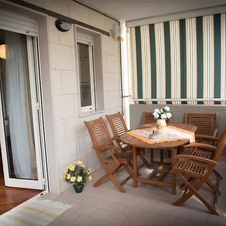 Casa Menhir Aet Апартаменти Барі